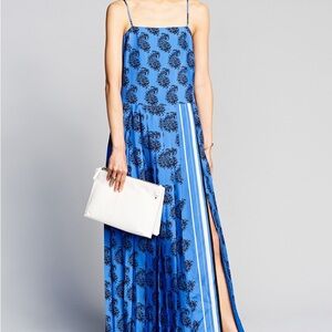 Long dress with slit